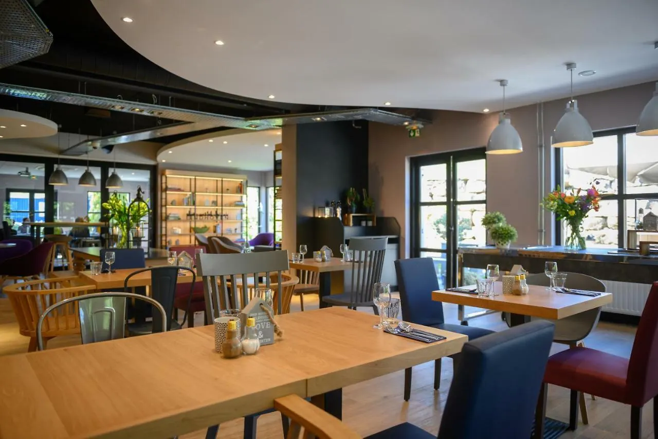 Campanile Hotel & Restaurant Eindhoven 3*,