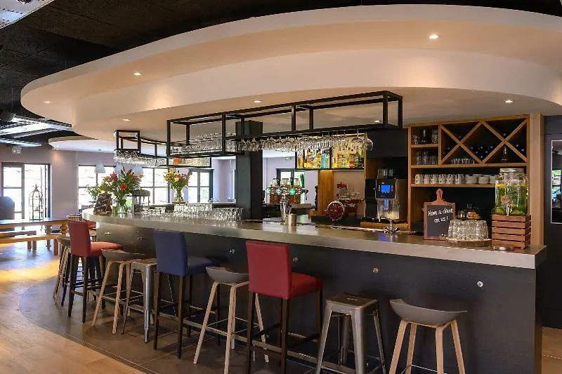 Campanile Hotel & Restaurant Eindhoven 3*,