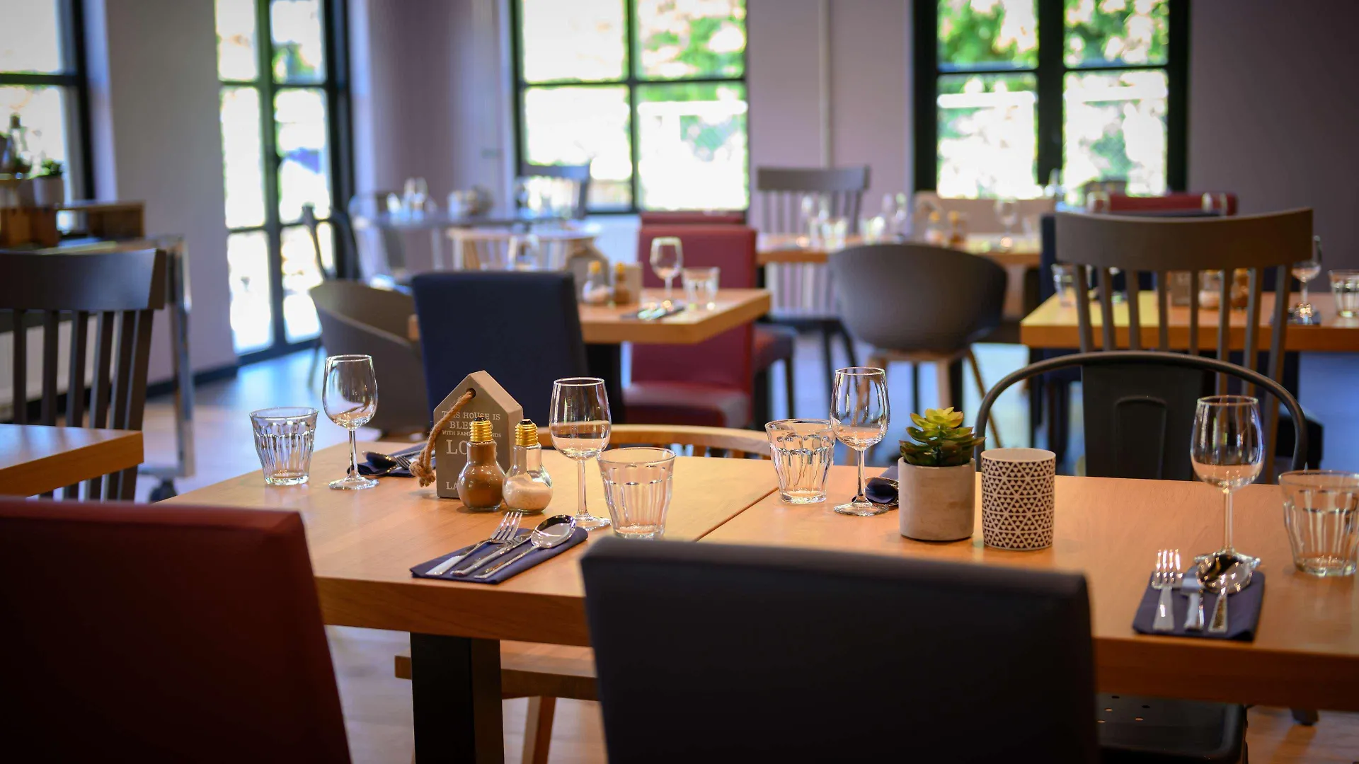 Campanile Hotel&Restaurant Eindhoven 3*,  Niederlande